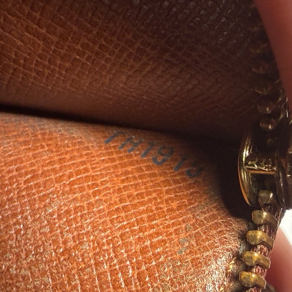 Louis Vuitton Portefeuille Sarah Long Bifold Wallet Brown Monogram Leather - Picture 16 of 16